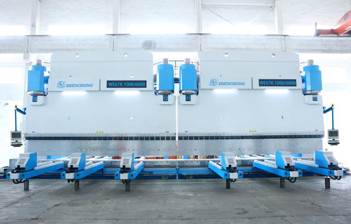 双机联动数控折弯机1000T6000×2双机联动ESA550，16轴出口.jpg