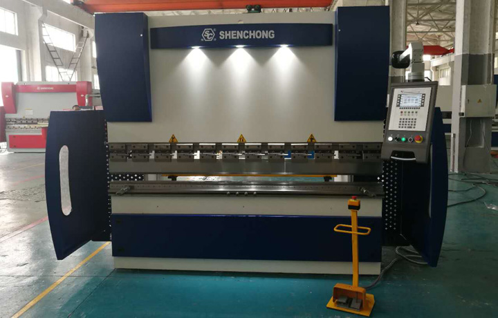 80吨2.5米数控折弯机系列80T2500ESA530（4+1）shukongzhewanji.jpg